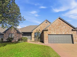 6816 N Waterwood Way, Warr Acres, OK 73132