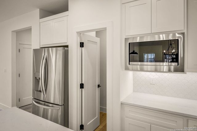 1672 Hillcrest Forest, Canyon Lake, TX 78133