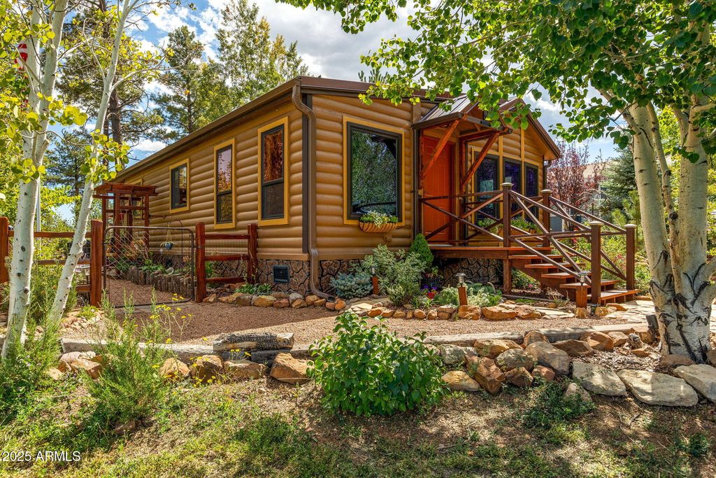 2274 WATER N HOLE Road, Overgaard, AZ 85933