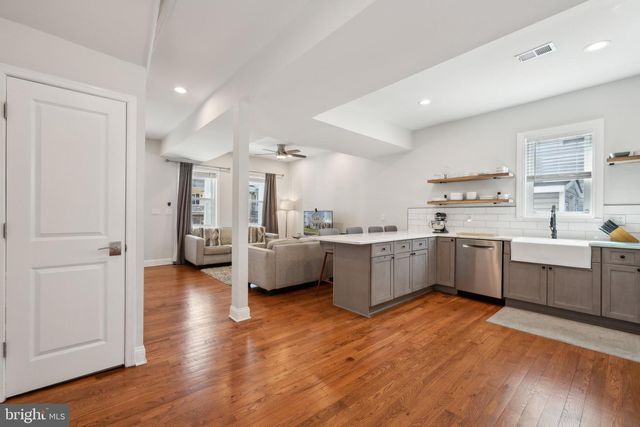 3605 BROTHERS PL SE, Washington, DC 20032