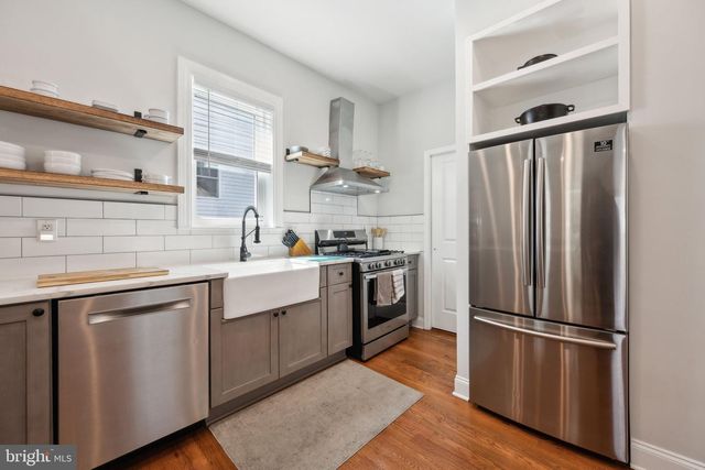 3605 BROTHERS PL SE, Washington, DC 20032