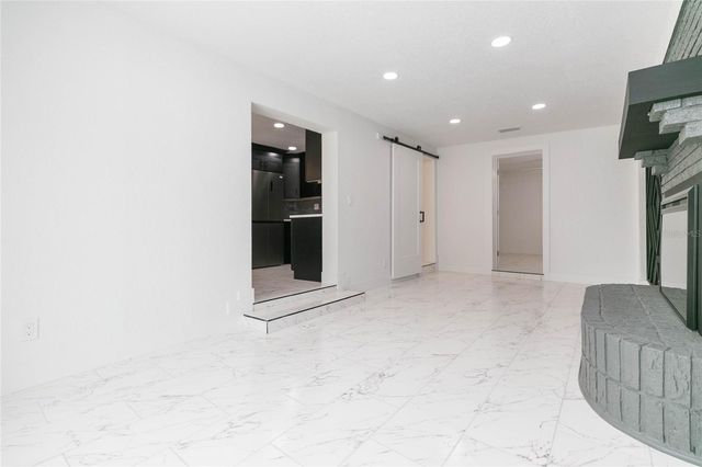 8723 N RIVER FOREST CIRCLE, Tampa, FL 33604