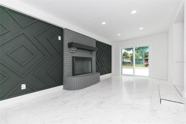 8723 N RIVER FOREST CIRCLE, Tampa, FL 33604