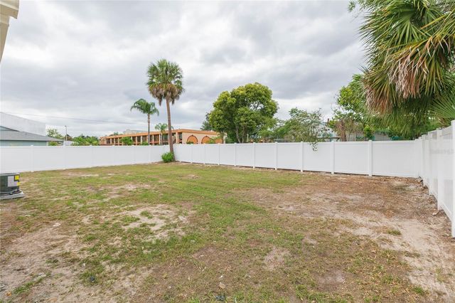 8723 N RIVER FOREST CIRCLE, Tampa, FL 33604