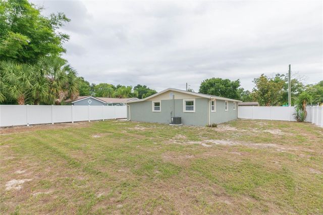 8723 N RIVER FOREST CIRCLE, Tampa, FL 33604