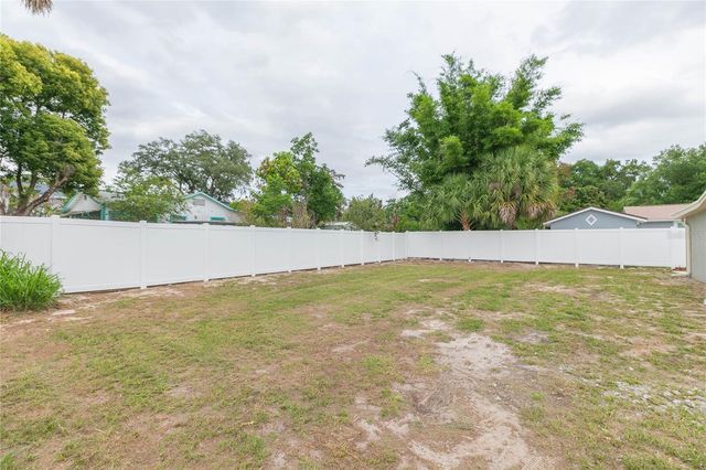 8723 N RIVER FOREST CIRCLE, Tampa, FL 33604