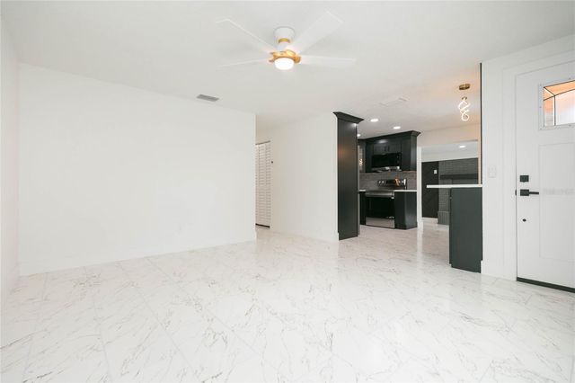 8723 N RIVER FOREST CIRCLE, Tampa, FL 33604
