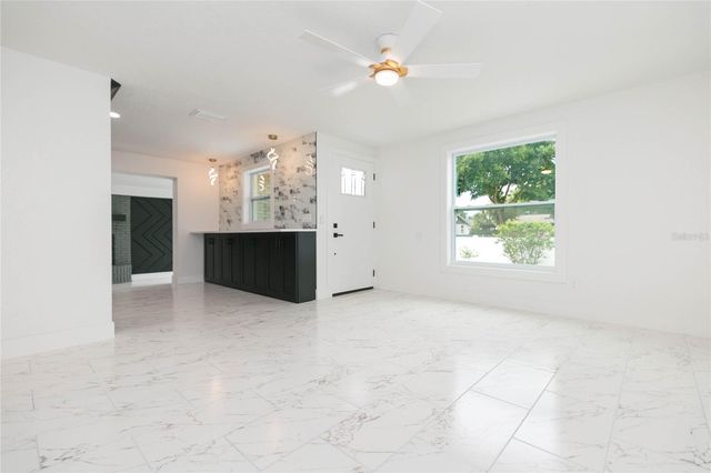 8723 N RIVER FOREST CIRCLE, Tampa, FL 33604