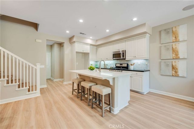 870 E Mountain Way C, Azusa, CA 91702