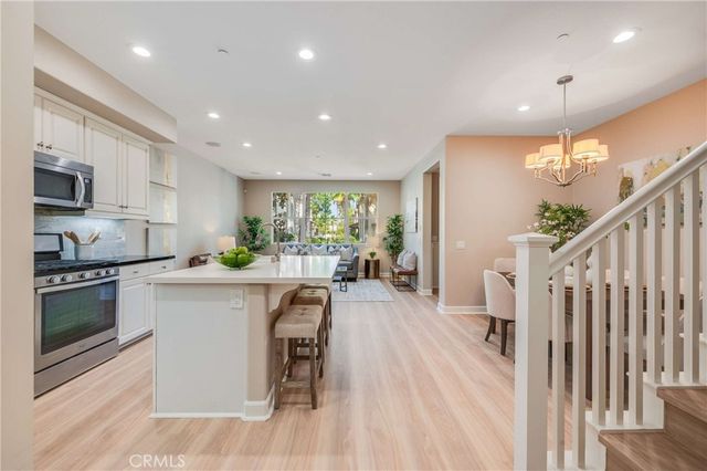 870 E Mountain Way C, Azusa, CA 91702