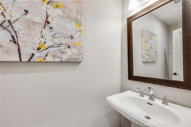 870 E Mountain Way C, Azusa, CA 91702