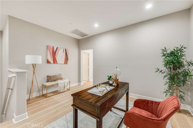 870 E Mountain Way C, Azusa, CA 91702