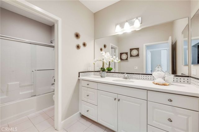 870 E Mountain Way C, Azusa, CA 91702