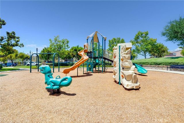 870 E Mountain Way C, Azusa, CA 91702