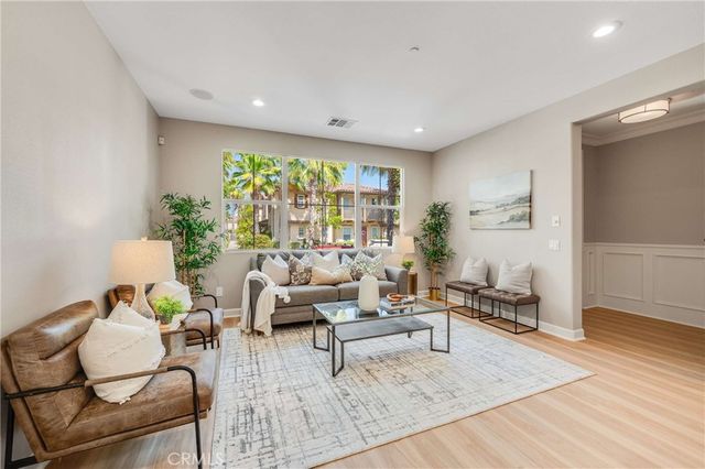870 E Mountain Way C, Azusa, CA 91702