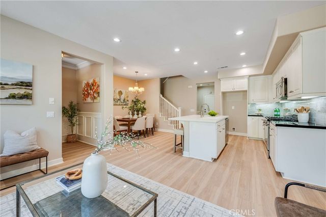 870 E Mountain Way C, Azusa, CA 91702