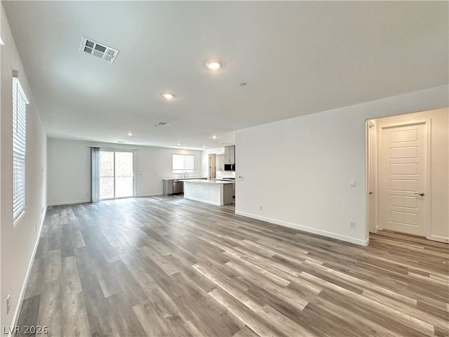 563 Mountain Robin Avenue, Henderson, NV 89011