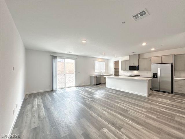 563 Mountain Robin Avenue, Henderson, NV 89011