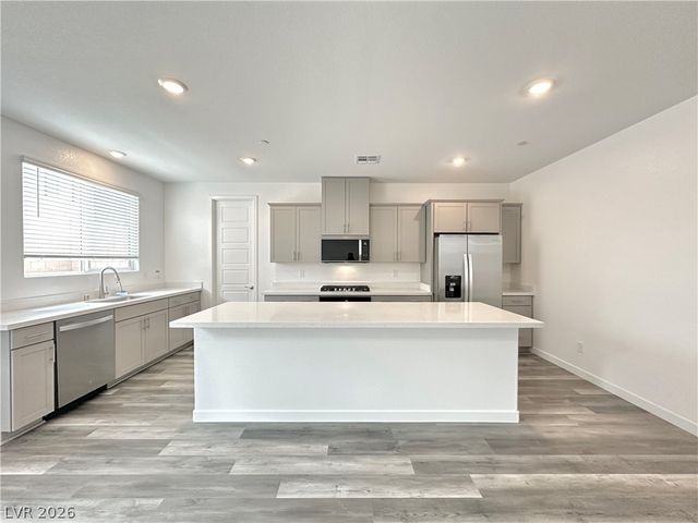 563 Mountain Robin Avenue, Henderson, NV 89011
