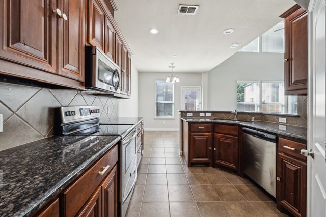 262 Barrington Lane, Lewisville, TX 75067