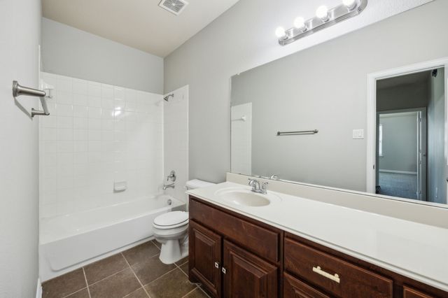262 Barrington Lane, Lewisville, TX 75067