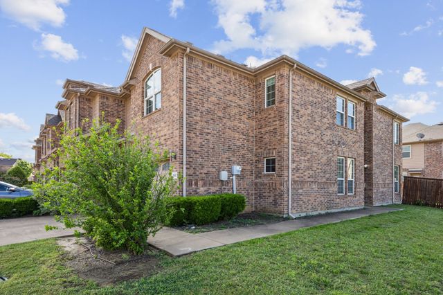 262 Barrington Lane, Lewisville, TX 75067