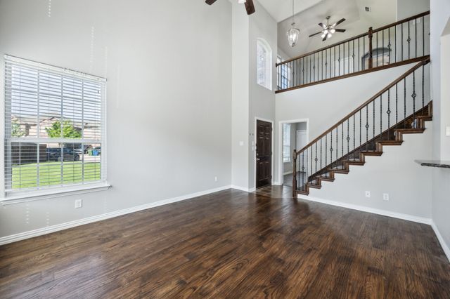 262 Barrington Lane, Lewisville, TX 75067