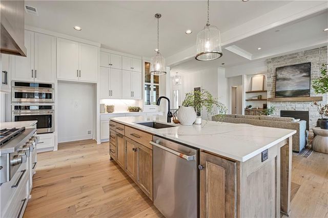 17029 Parkhill Street, Overland Park, KS 66221