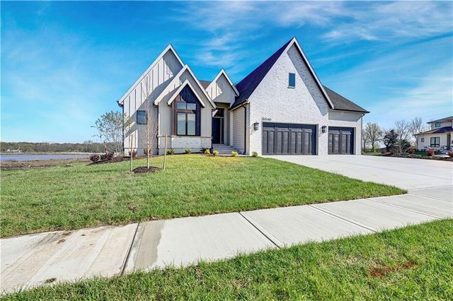 17029 Parkhill Street, Overland Park, KS 66221
