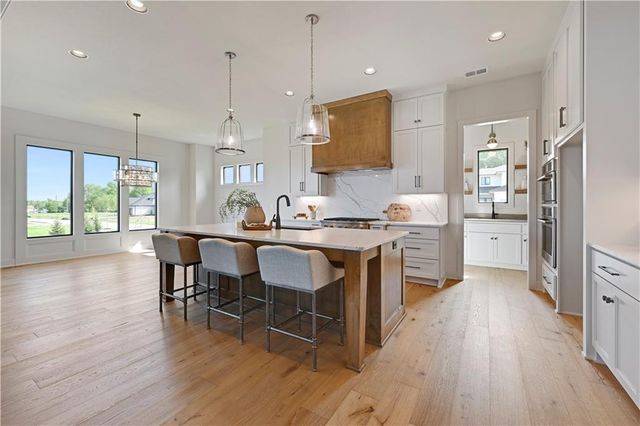 17029 Parkhill Street, Overland Park, KS 66221