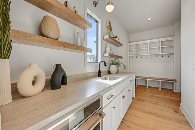 17029 Parkhill Street, Overland Park, KS 66221