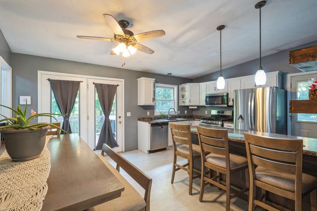 5444 10th Avenue, Moline, IL 61265