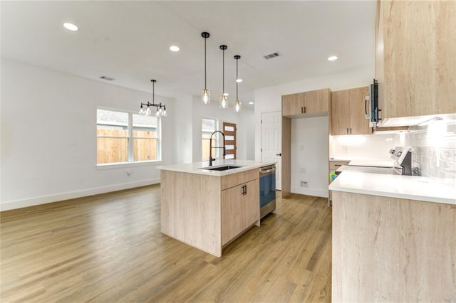 4554 Newberry Street B, Houston, TX 77051