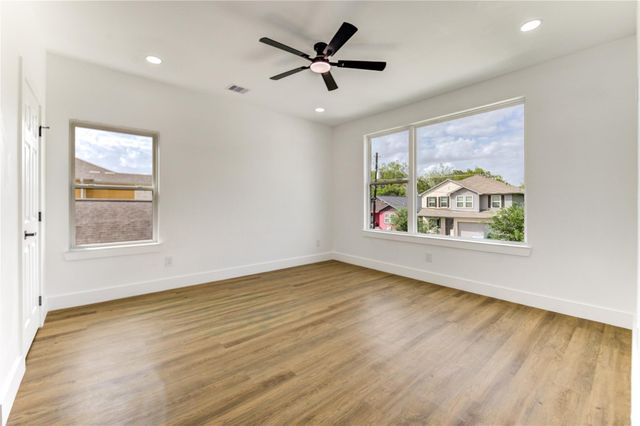 4554 Newberry Street B, Houston, TX 77051