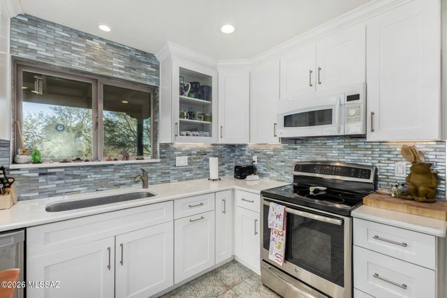 6901 N Montezuma Drive, Tucson, AZ 85718