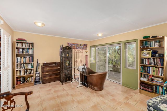 6901 N Montezuma Drive, Tucson, AZ 85718