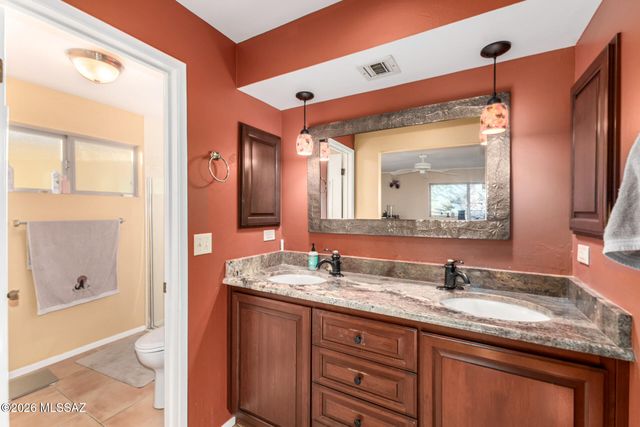 6901 N Montezuma Drive, Tucson, AZ 85718