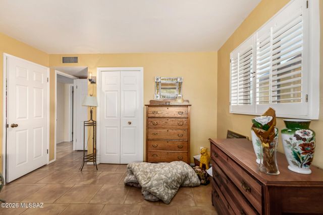 6901 N Montezuma Drive, Tucson, AZ 85718