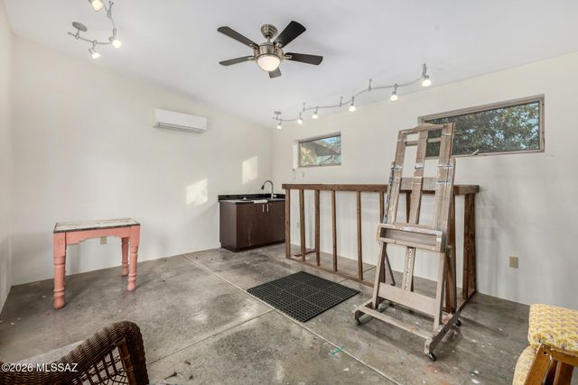 6901 N Montezuma Drive, Tucson, AZ 85718