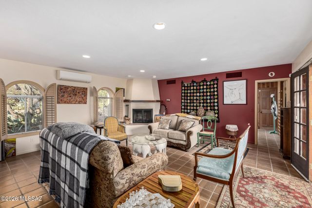 6901 N Montezuma Drive, Tucson, AZ 85718