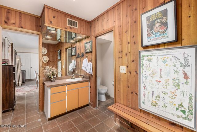 6901 N Montezuma Drive, Tucson, AZ 85718