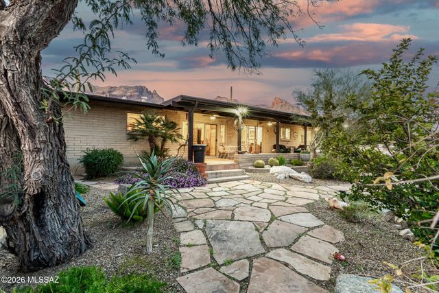 6901 N Montezuma Drive, Tucson, AZ 85718