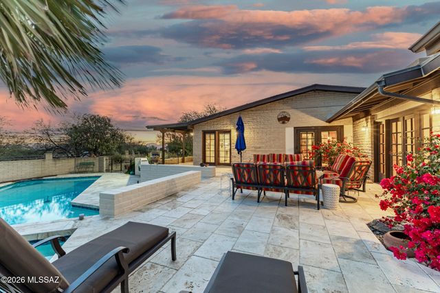 6901 N Montezuma Drive, Tucson, AZ 85718