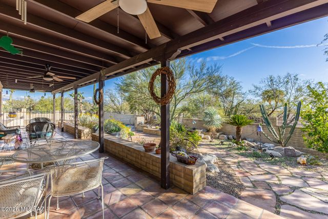 6901 N Montezuma Drive, Tucson, AZ 85718