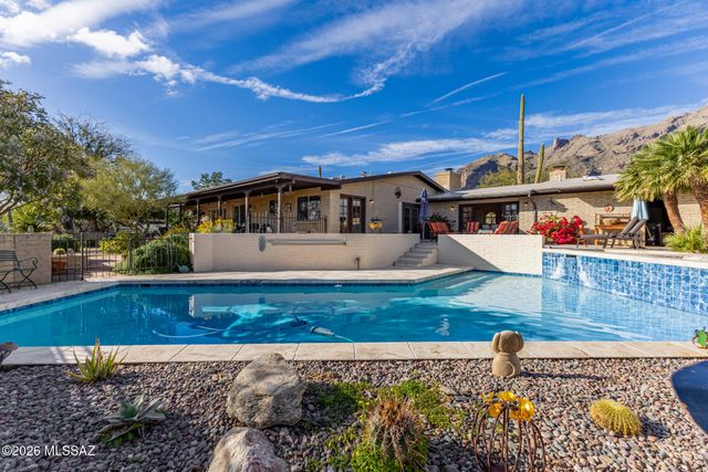 6901 N Montezuma Drive, Tucson, AZ 85718