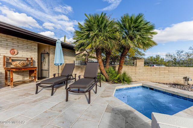 6901 N Montezuma Drive, Tucson, AZ 85718