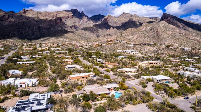 6901 N Montezuma Drive, Tucson, AZ 85718