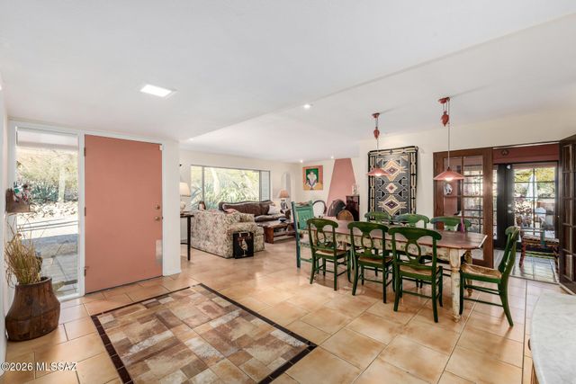 6901 N Montezuma Drive, Tucson, AZ 85718