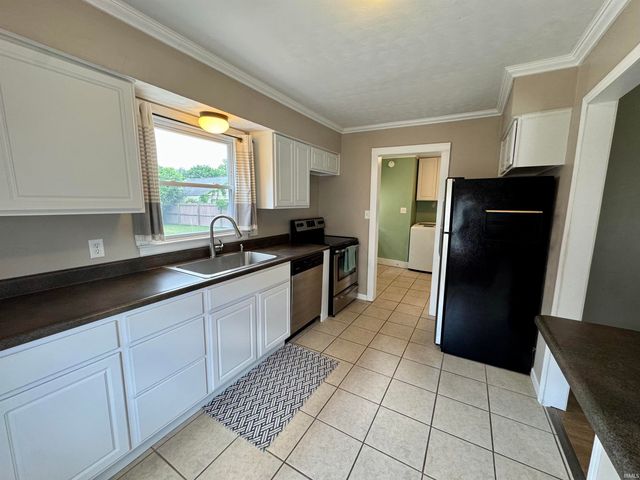 823 Northwood Drive, South Bend, IN 46617