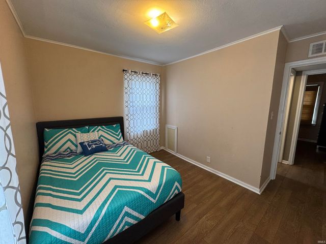 823 Northwood Drive, South Bend, IN 46617